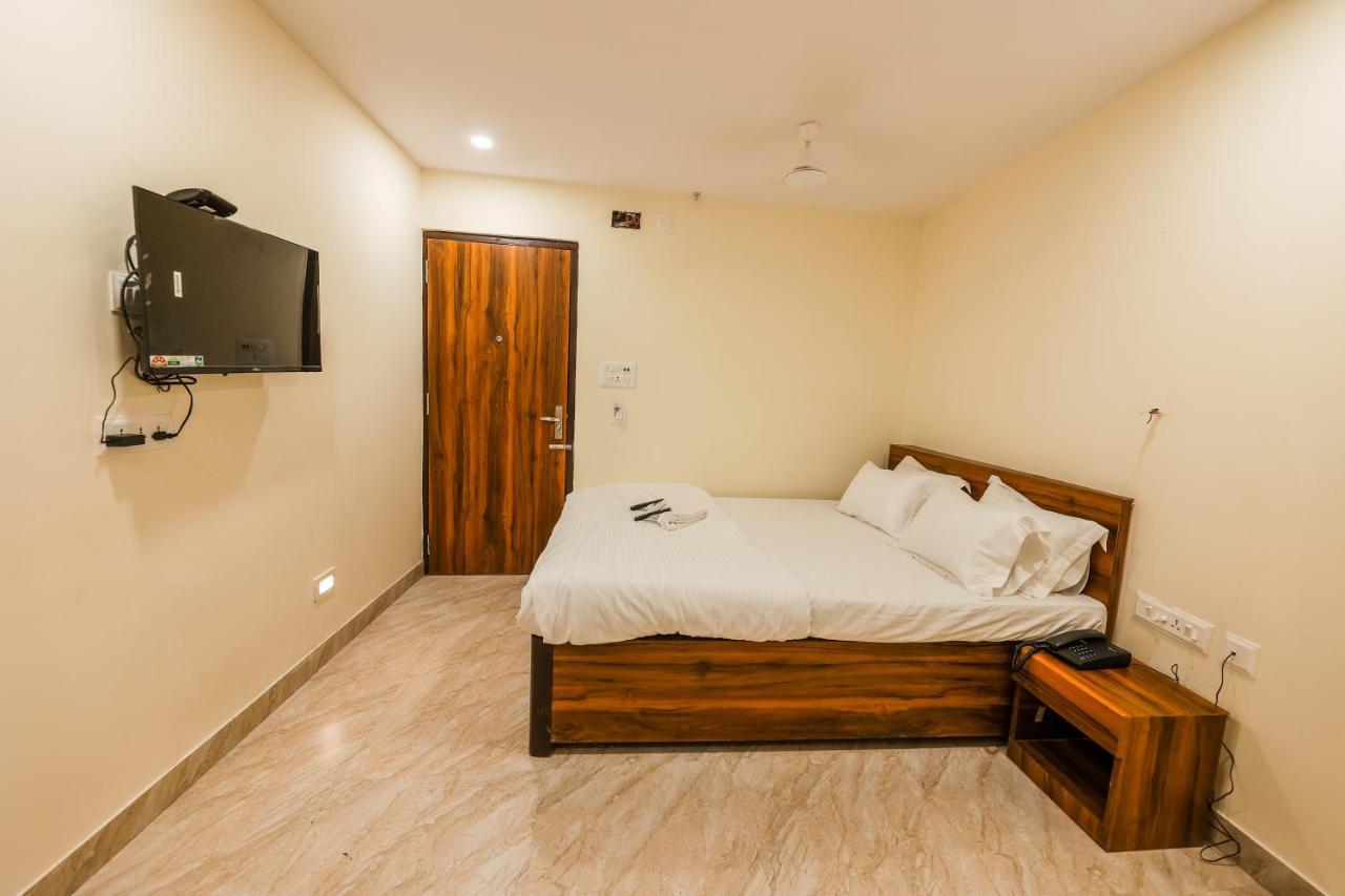 Hotel Holiday Express โกลกาตา ภายนอก รูปภาพ