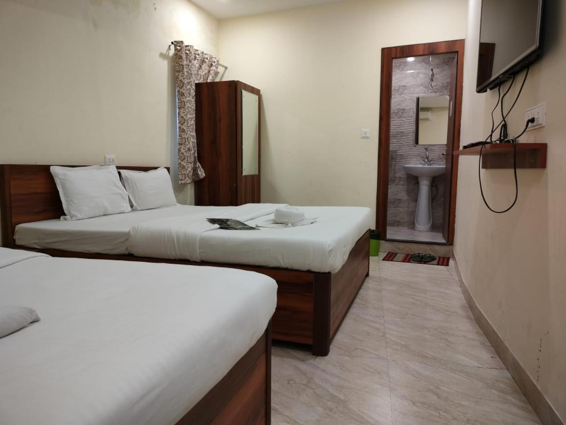 Hotel Holiday Express โกลกาตา ภายนอก รูปภาพ